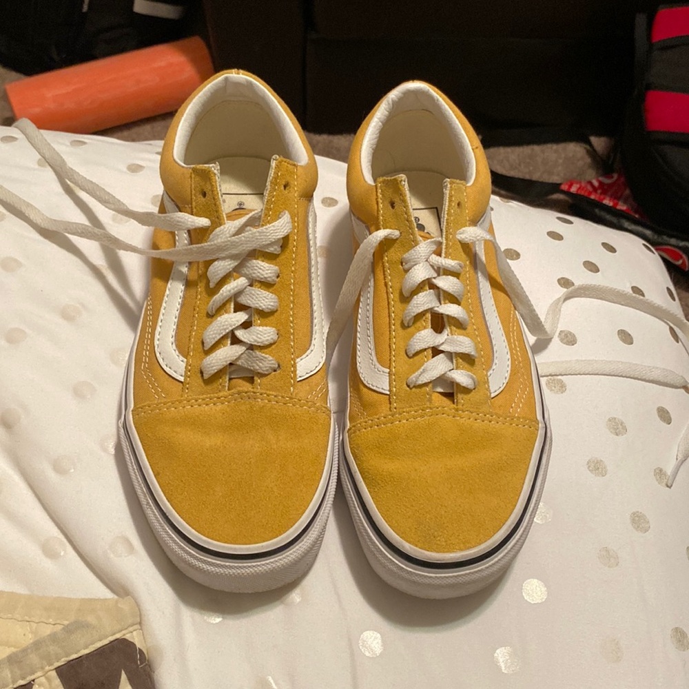 Yellow tie vans